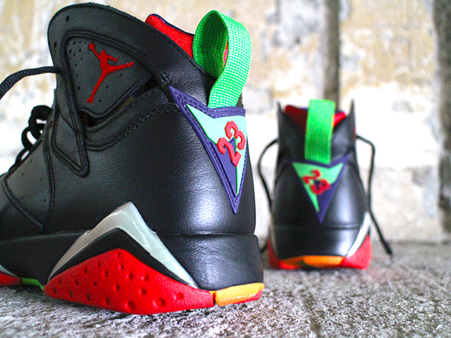 NIKE AIR JORDAN 7 RETRO - 03