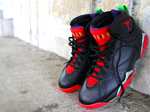 NIKE AIR JORDAN 7 RETRO - 01