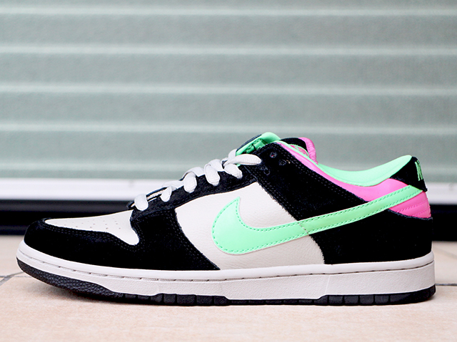 NIKE DUNK LOW PRO SB - 02