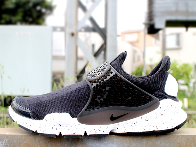 NIKE SOCK DART SE - 02