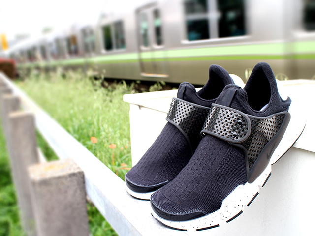 NIKE SOCK DART SE - 01