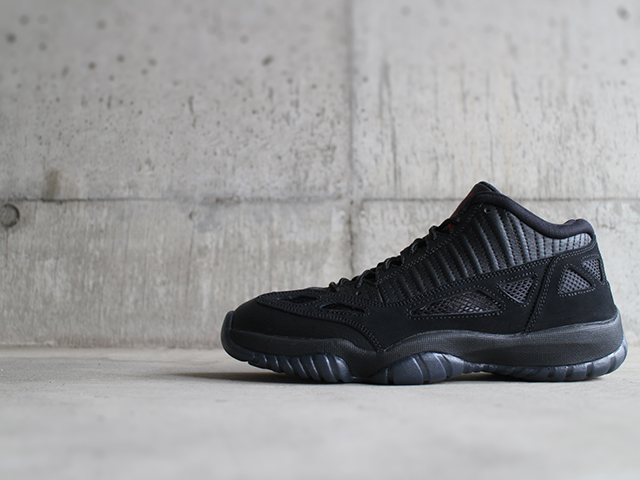 NIKE AIR JORDAN 11 RETRO LOW “REFEREE 2015” - 02