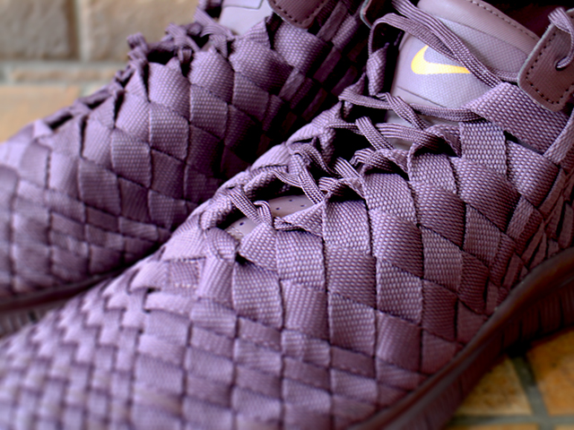 NIKE FREE INNEVA WOVEN MID SP - 04