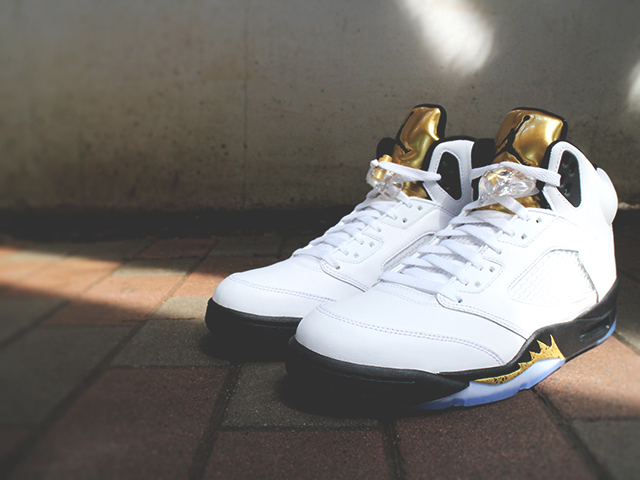 NIKE AIR JORDAN 5 RETRO “WHITE/BLACK-METALLIC GOLD COIN” - 01