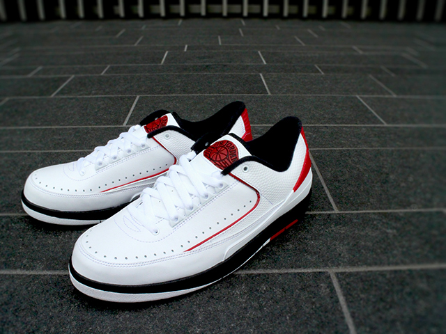 AIR JORDAN 2 RETRO LOW “WHITE/VARSITY RED-BLACK” - 01