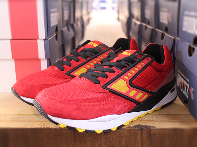 BROOKS HERITAGE REGENT “HIGHRISK RED/VIBRANT YELLOW/BLACK” - 01