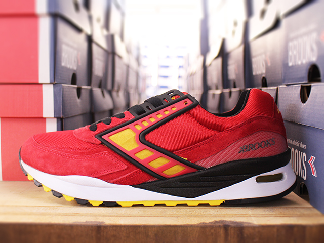 BROOKS HERITAGE REGENT “HIGHRISK RED/VIBRANT YELLOW/BLACK” - 02