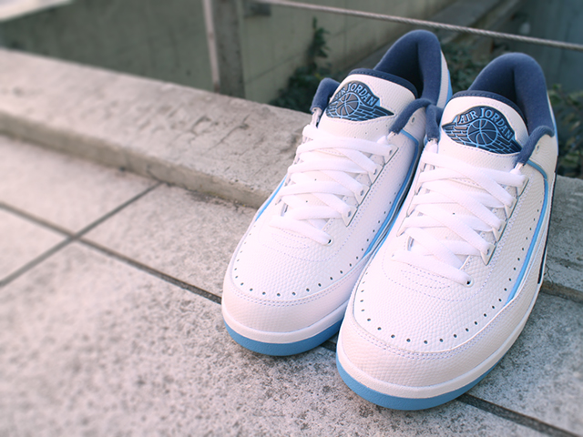 AIR JORDAN 2 RETRO LOW “WHITE/UNVRSTY BLUE” - 01