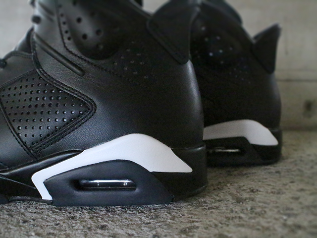 AIR JORDAN 6 RETRO “BLACK CAT” - 04