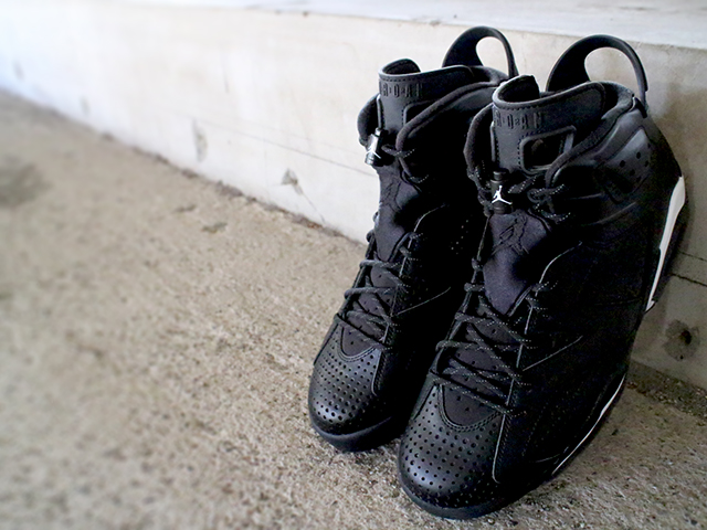 AIR JORDAN 6 RETRO “BLACK CAT” - 01