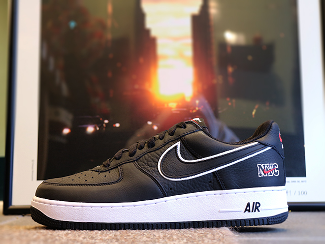 NIKE AIR FORCE 1 LOW RETRO “NYC/BLACK/BLACK-WHITE-VARSITY RED” - 02