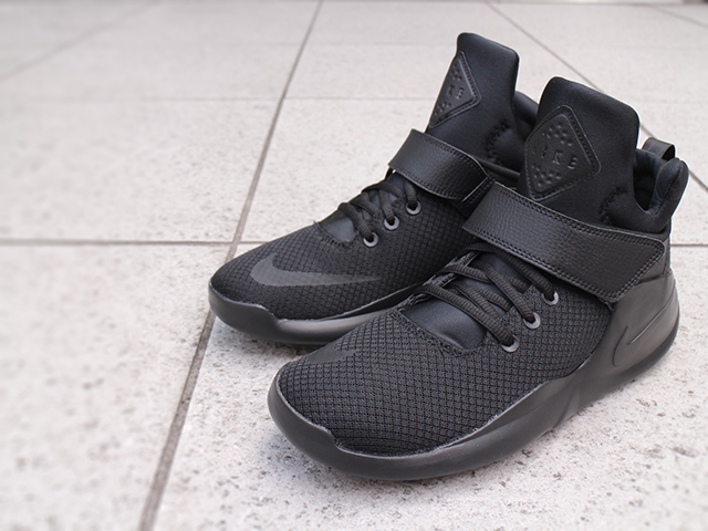 NIKE KWAZI “BLACK” - 01