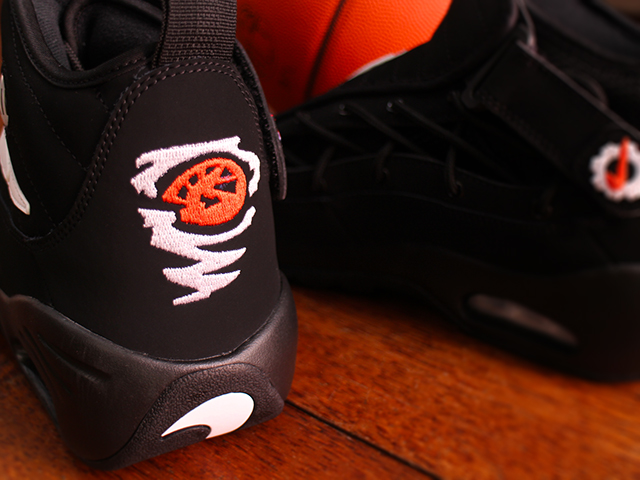 NIKE AIR SHAKE NDESTRUKT “BLACK/WHITE-BLACK-TEAM ORANGE” - 04