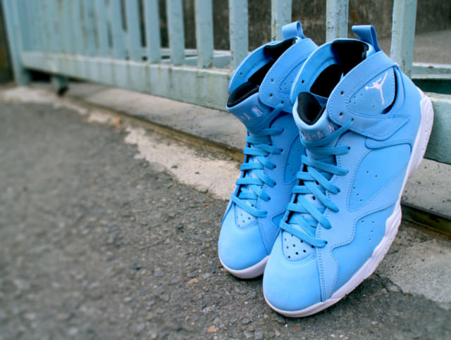 NIKE AIR JORDAN 7 RETRO “PANTONE/UNIVERSITY BLUE/WHITE” - 01