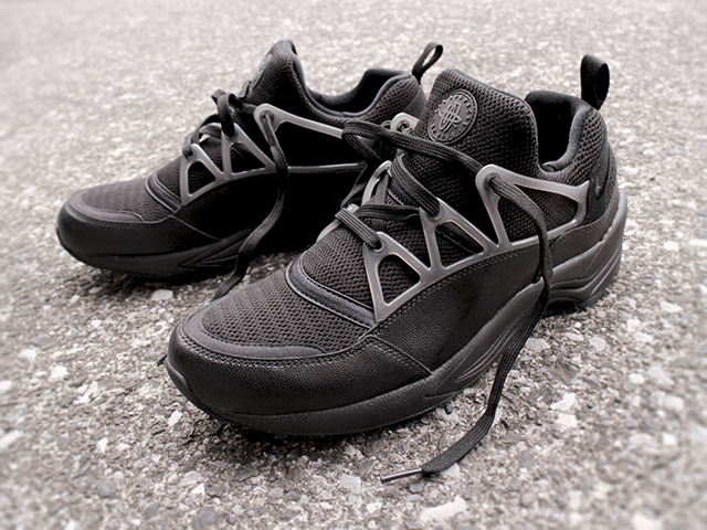 NIKE WMNS AIR HUARACHE LIGHT PRM “BLACK/BLACK” - 05