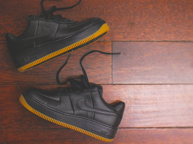 NIKE W AF1 LOW UPSTEP PINNACLE “BLACK/BLACK-GUM LIGHT BROWN” - 02