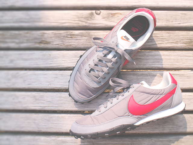 NIKE WAFFLE RACER 17 “COOL GREY/GYM RED-SUMMIT WHITE” - 02