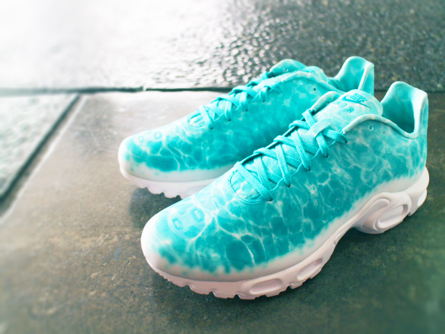 NIKE AIR MAX PLUS FUSE GPX PREMIUM SP “Le Requin TURBO GREEN” - 01