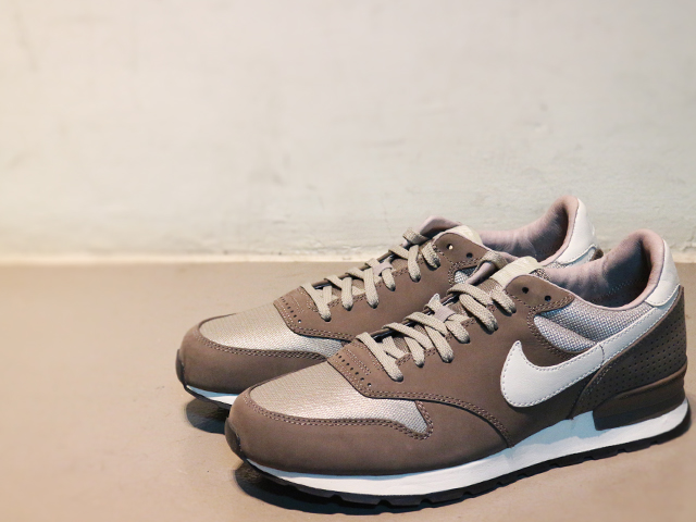 NIKE AIR ZOOM EPIC LUXE “SMOKE/LIGHT BONE-FADED TAUPE” - 01