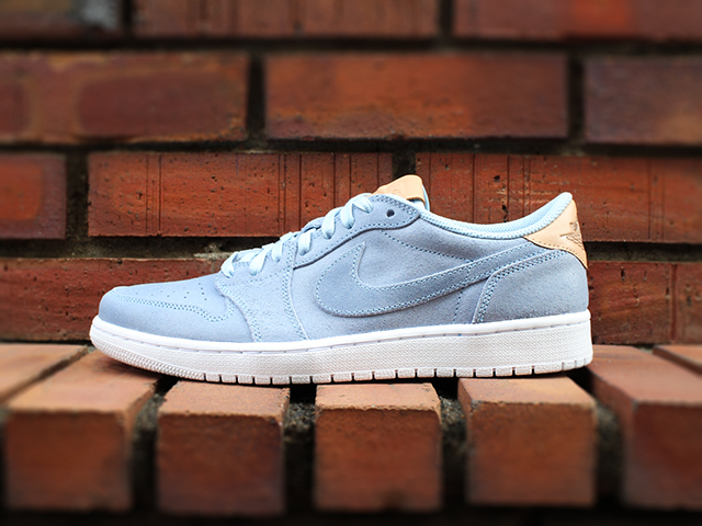 AIR JORDAN 1 RETRO LOW OG PREMIUM “ICE BLUE” - 02