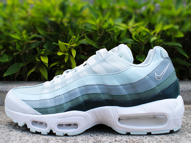 WMNS AIR MAX 95 “BARELY GREY” - 02