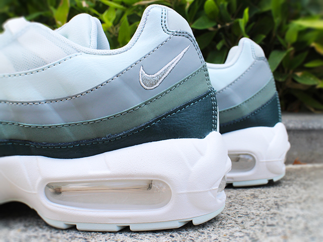 WMNS AIR MAX 95 “BARELY GREY” - 05