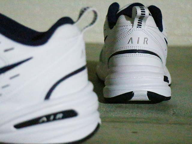 AIR MONARCH 4 WHITE/NAVY/METALLIC SILVER - 03