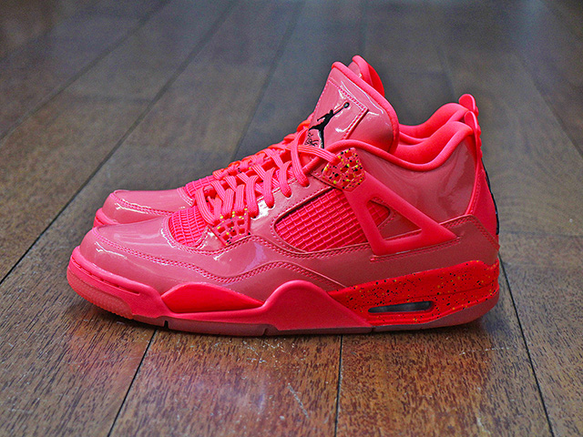 WMNS AIR JORDAN 4 RETRO NRG “HOT PUNCH” - 01