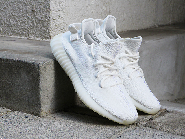 YEEZY BOOST 350 V2 “TRIPLE WHITE” - 01