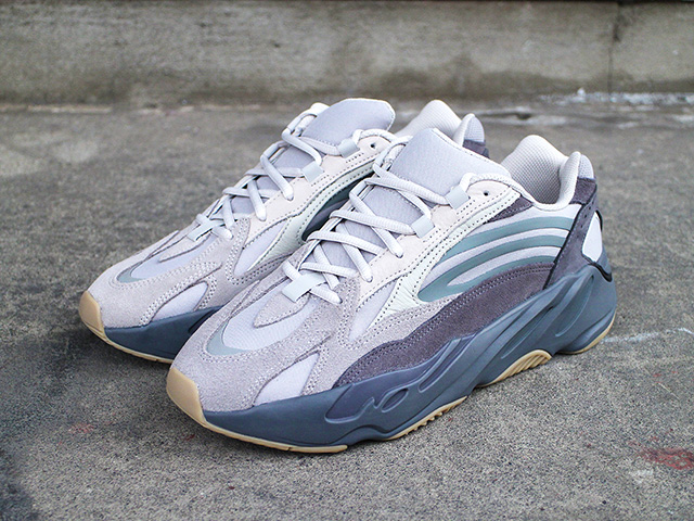 YEEZY BOOST 700 V2 “TEHRA” - 02