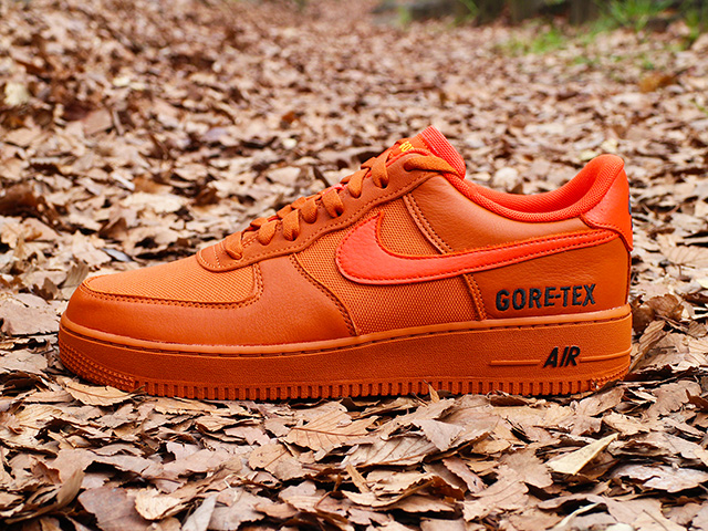 AIR FORCE 1 LOW “GORE-TEX” ORANGE - 01