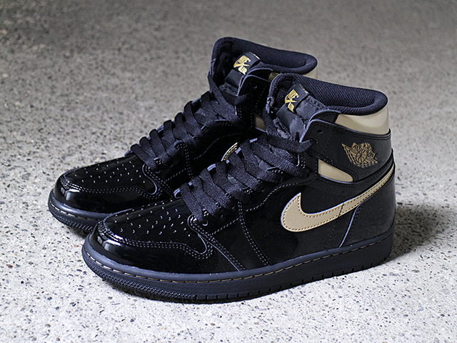 AIR JORDAN 1 RETRO HIGH OG “BLACK/METALLIC GOLD” - 02