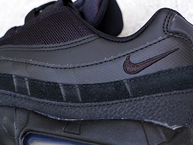 AIR MAX 95 ESSENTIAL “TRIPLE BLACK” - 03