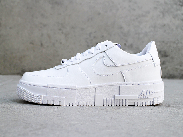 WMNS AIR FORCE 1 PIXEL “WHITE/BLACK” - 01