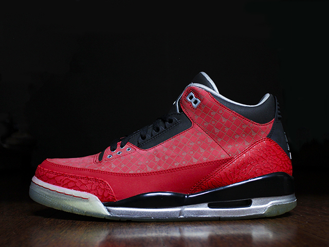 AIR JORDAN 3 RETRO “DOERNBECHER 2010” - 01