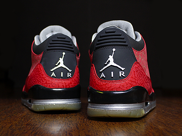 AIR JORDAN 3 RETRO “DOERNBECHER 2010” - 05