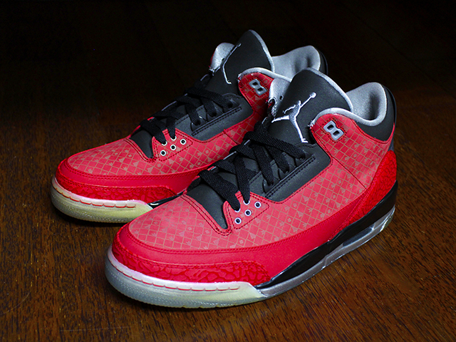 AIR JORDAN 3 RETRO “DOERNBECHER 2010” - 02