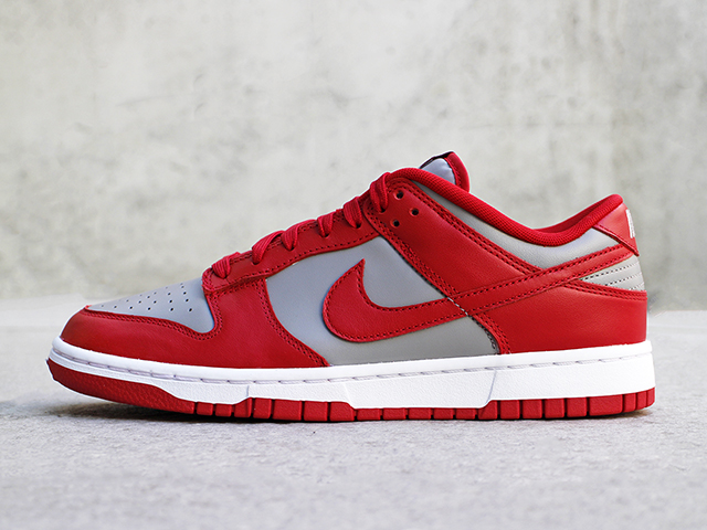 DUNK LOW RETRO “UNLV” - 01