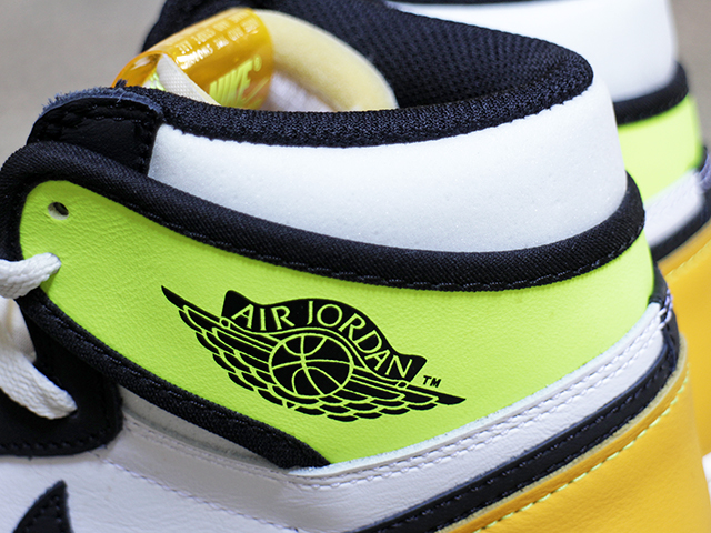 AIR JORDAN 1 RETRO HIGH OG “VOLT/UNIVERSITY GOLD” - 04