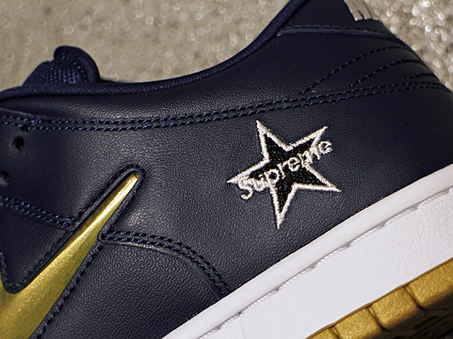 SB DUNK LOW OG QS “SUPREME” METALLIC GOLD/NAVY - 03