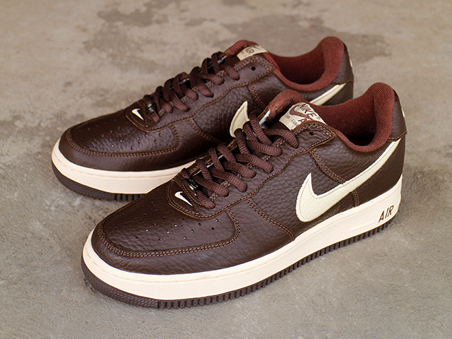 AIR FORCE 1 LOW “CHOCOLATE/LIGHT STRAW” 2001 - 01