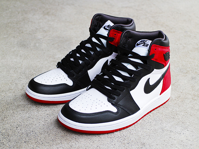 WMNS AIR JORDAN 1 RETRO HIGH OG “SATIN BLACK TOE” - 01