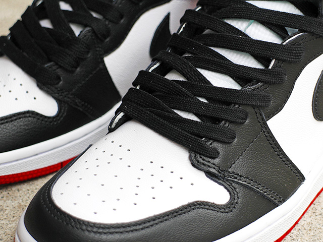 WMNS AIR JORDAN 1 RETRO HIGH OG “SATIN BLACK TOE” - 02