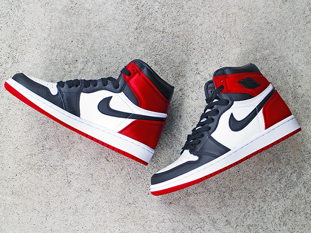 WMNS AIR JORDAN 1 RETRO HIGH OG “SATIN BLACK TOE” - 05