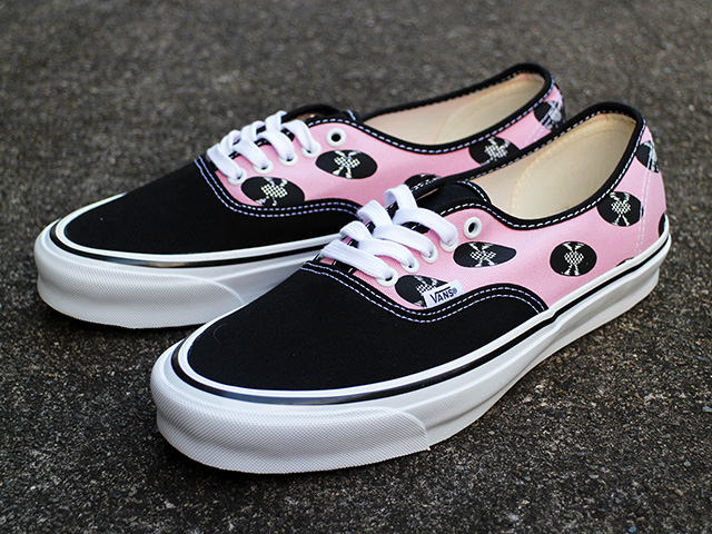 VANS VAULT OG AUTHENTIC LX “WACKO MARIA” PINK RECORDS - 01