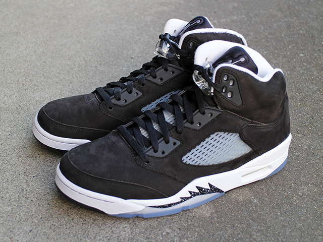 AIR JORDAN 5 RETRO “MOONLIGHT” - 01