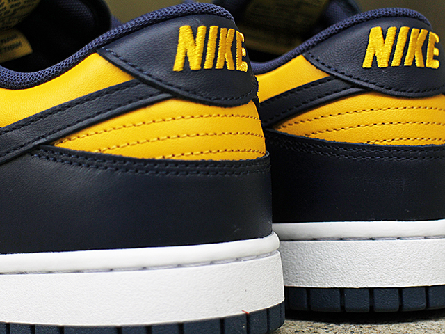 DUNK LOW RETRO “MICHIGAN 2021” - 04