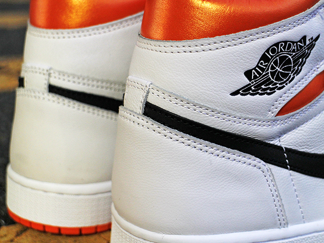 AIR JORDAN 1 RETRO HIGH OG “WHITE/ELECTRO ORANGE” - 04