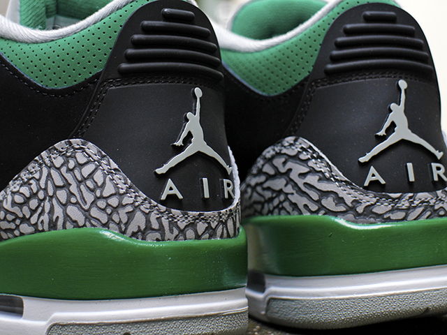 AIR JORDAN 3 RETRO “PINE GREEN” - 04