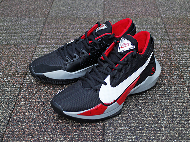 ZOOM FREAK 2 BLACK/WHITE-UNIVERSITY RED - 01